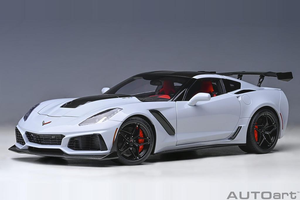 AUTOart Chevrolet Corvette ZR1 Gray Metallic Finished Product 1/18 (C7)