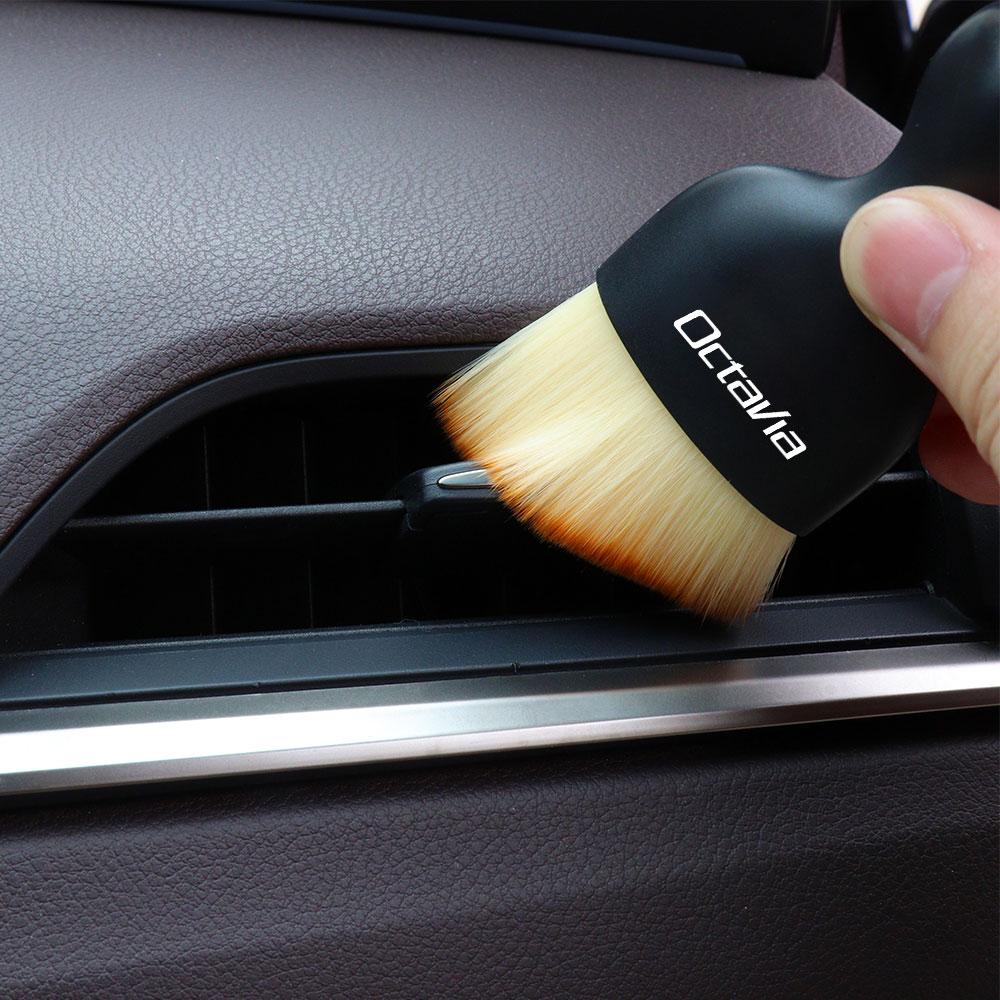 YCGG5 For Skoda S Octavia Rapid Fabia Superb Kamiq VII Car Interior Cleaning Tool Air Outlet Cleaning Soft Brush With Shell Dust Brush