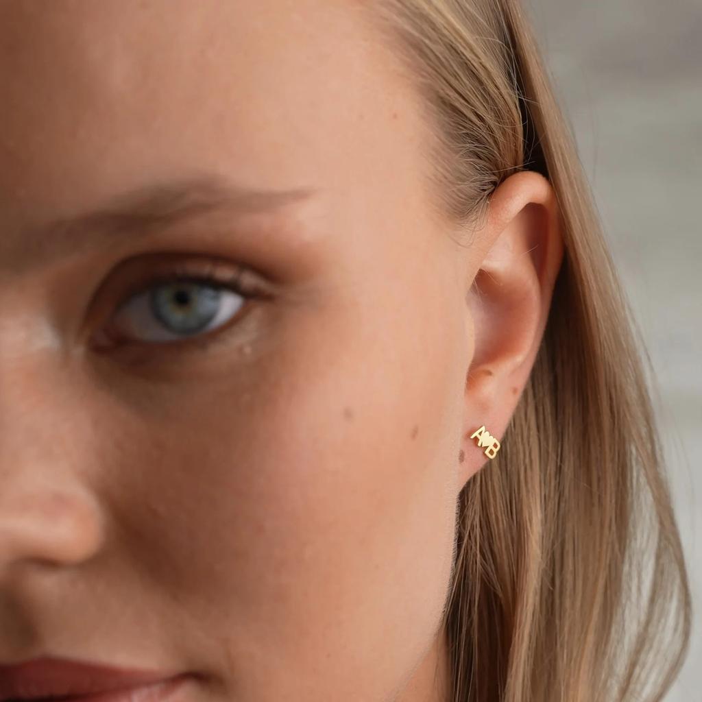 Индивидуальные серьги-гвоздики с инициалом и сердцем, золотого цвета, из нержавеющей стали, серьга-буква с сердцем, подарок на День святого Валентина для жены, мамы