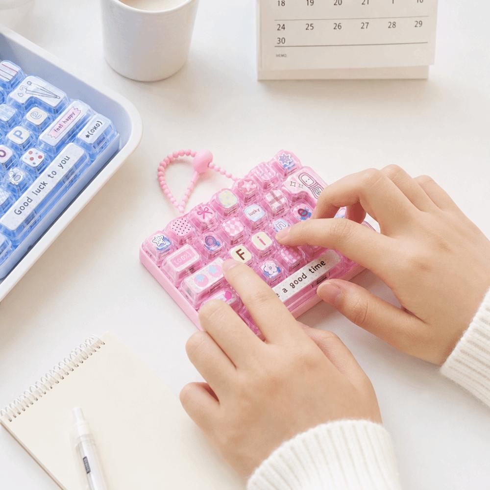 26-Key Mini Keyboard Pendant Cute Design Keyboard Keychain Desktop Decoration