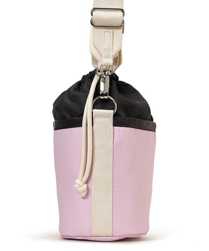 Сумка через плечо SM DRAWSTRING BUCKET 3040 Сиренево-серый Песочный Штрих-код [LeSportsac] [Официальный] / / /