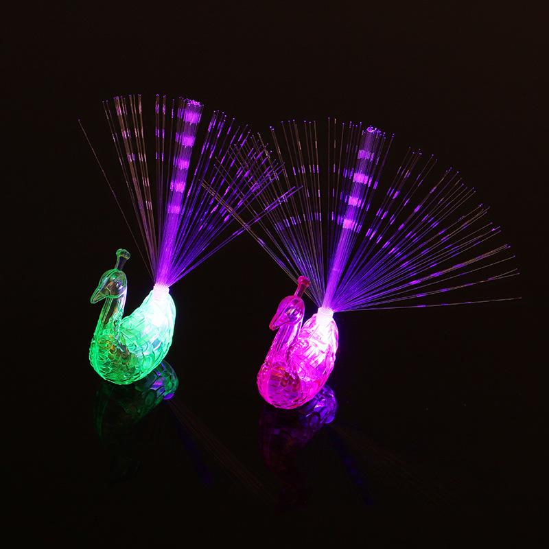 Хорошая светящаяся лампа на палец павлина, светящиеся светодиодные фонари, детские игрушки, украшения, звезды-павлины, светящиеся в темноте, детские светящиеся игрушки