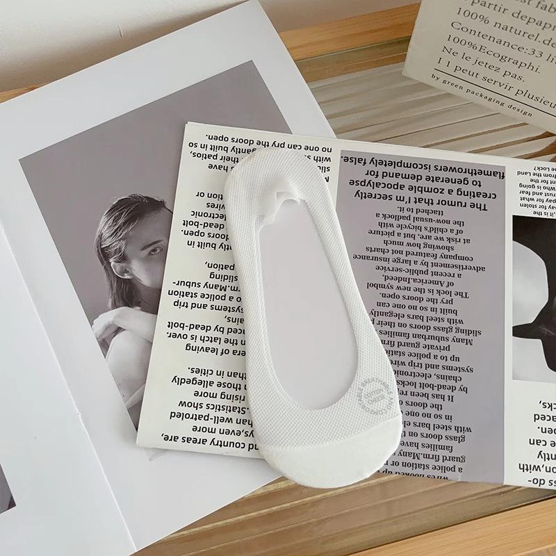 Ice Silk Women's Non-Slip No Show Boat Socks - Thin Summer Cotton Sole, Low Cut & Invisible