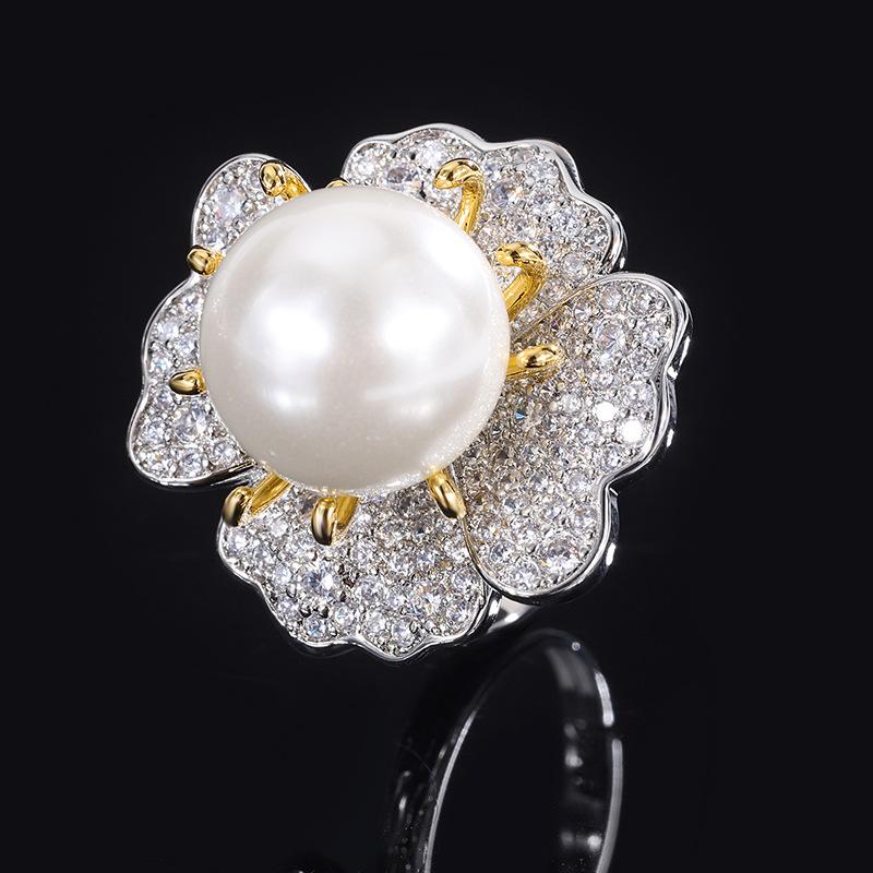 Ювелирные изделия Медное основание Позолоченное Инкрустированное золотом Белая бусина Светлый тычиночный бриллиант Инкрустированное кольцо 14 мм