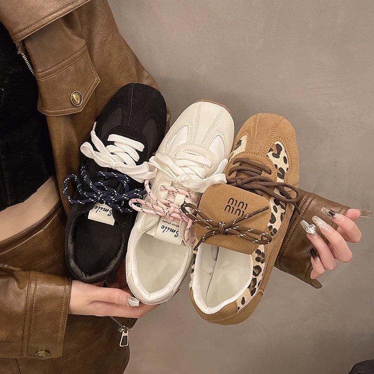 Корейские женские высокие~ ретро женские туфли на шнуровке повседневные спортивные туфли для моральной подготовки женские 2024 новая мода универсальные туфли Форреста Гампа