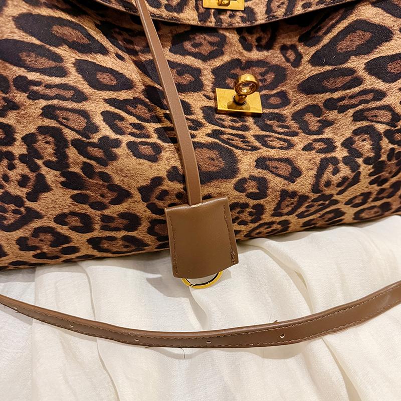 New Faux Suede Leopard Large Bag Large Capacity Traveling Tote Bag High Quality Versatile Handbag Crossbody Bag