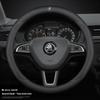 Дышащий чехол на руль автомобиля из углеродного волокна для Skoda Octavia Fabia Kodiaq KAROQ Superb Kamiq VIRS автомобильные аксессуары для интерьера