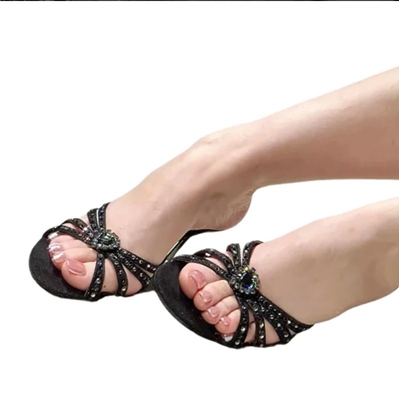 Летние женские шлепанцы с хрустальной пряжкой, модные, с открытым носком, на тонком высоком каблуке, уличный стиль, для стриптиз-вечеринок, мюли, слайды