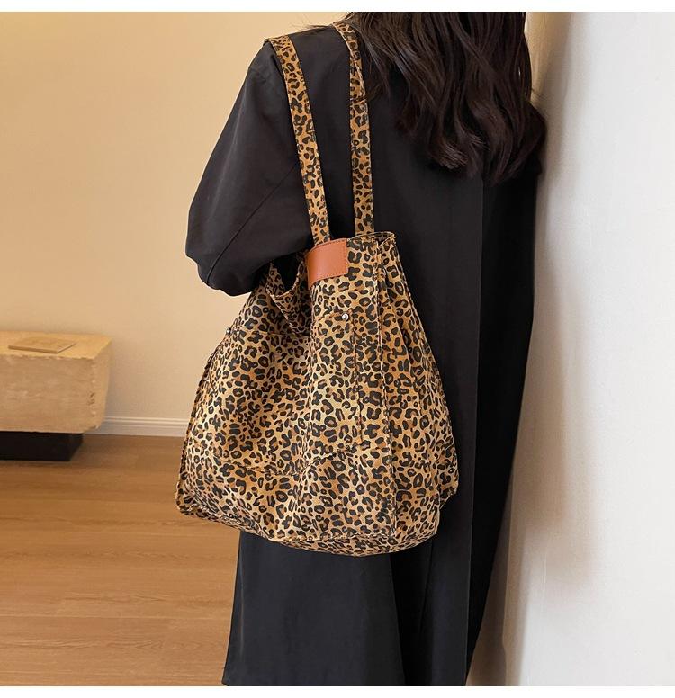 Leopard Design 2023 Korean Fashion Shopper Big Shopping Bags for Women Handbag Fast Delivery Lady Shoulder Large Capacity Bag