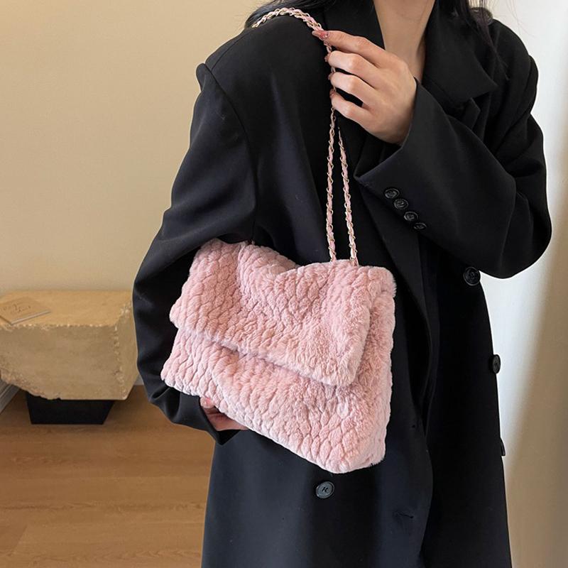 Fashion Women Shoulder Bag Furry Handbag Chain Underarm Bag Large Capacity Square Flap Messenger Bag Plush Totes ARI