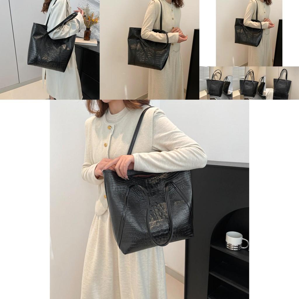 Elegant Pu Leather Black Tote Bag Women With Spacious Design For Daily Use