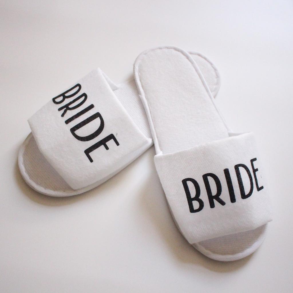 Fashion Wholesale Bride Shower Bride Wedding Decoration Bridesmaid Hen Party Spa Soft Slippers Ladies Bachelorette Party Supplies Gift