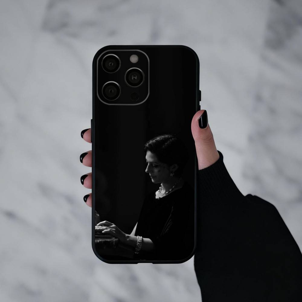 Два человека, обменивающиеся слюной Чехол для телефона для iPhone 17pro,16,15,14,13,12,11 Plus,Pro Max,XS,Мягкий силиконовый черный чехол