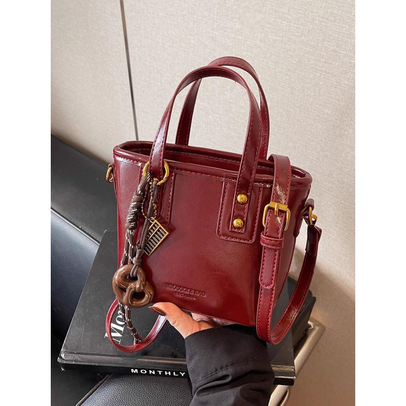 Высококлассная маленькая сумка женская 2025 новая осенне-зимняя универсальная сумка через плечо модная супергорячая портативная сумка-ведро