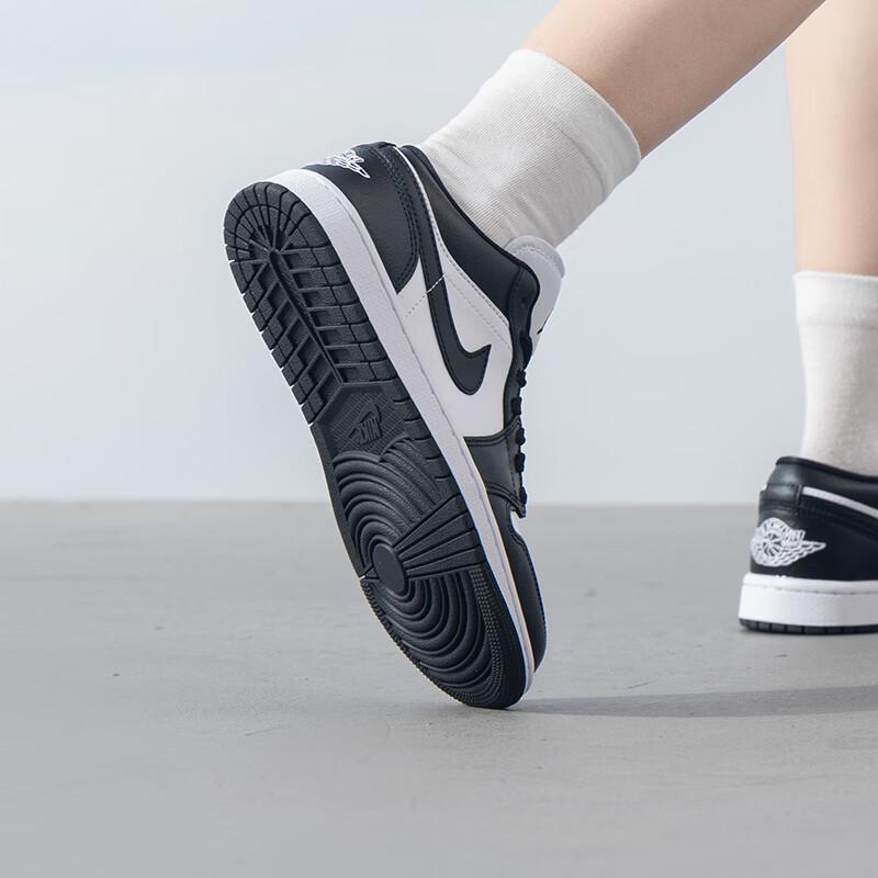 Nike Базовые женские баскетбольные кроссовки DC0774-101