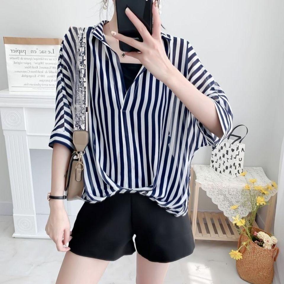 Летний полосатый утягивающий асимметричный пуловер рубашка из двух частей с рукавами летучая мышь шифоновый топ для женской моды