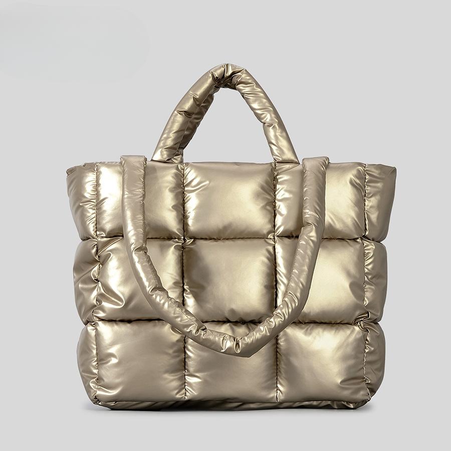 Квадратная сумка-тоут женская зимняя мягкая наплечная нейлоновая большая вместимость Cloudy Bag