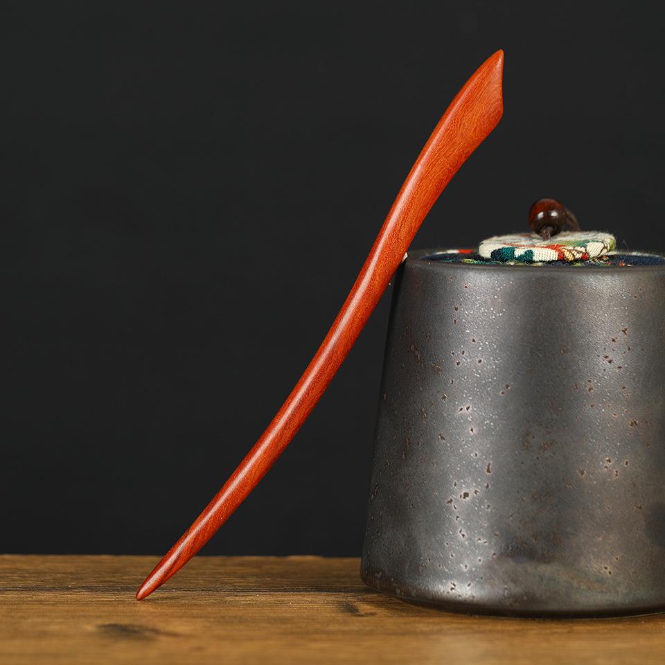 Заколка из красного сандалового дерева для прически-пучка: Элегантный древнекитайский стиль