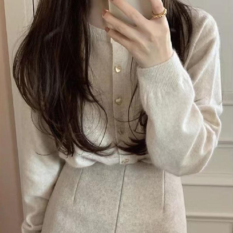 Autumn Women's Sweater Gentle Wind Heart Button Soft Sticky Knit Cardigan Top