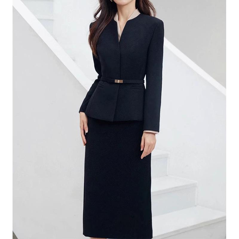 Элегантный комплект с юбкой-блейзером и высокой талией