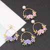 1 пара серег-подвесок, круглые, темпераментные, инкрустированные блестящими стразами, декоративные подарки с искусственным жемчугом, женские, милые серьги-гвоздики с подвеской в виде цветка