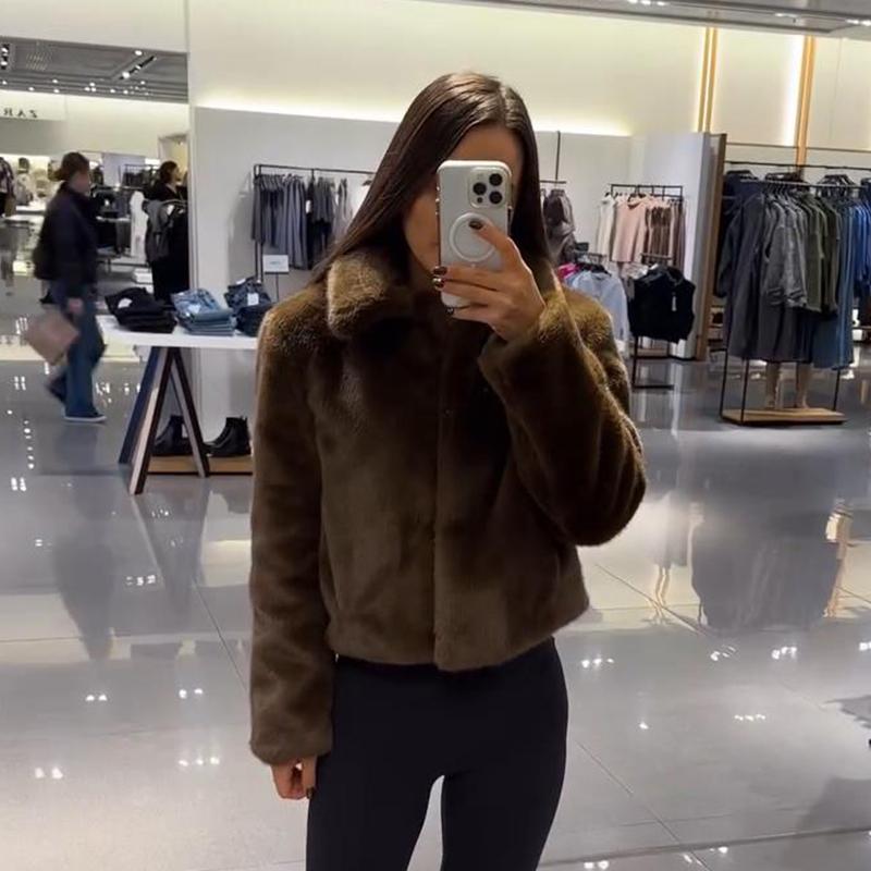 Повседневная свободная теплая плюшевая короткая куртка из искусственного меха для женщин с лацканами и длинным рукавом, однотонная меховая куртка, зимняя мода, утолщенная, для улицы