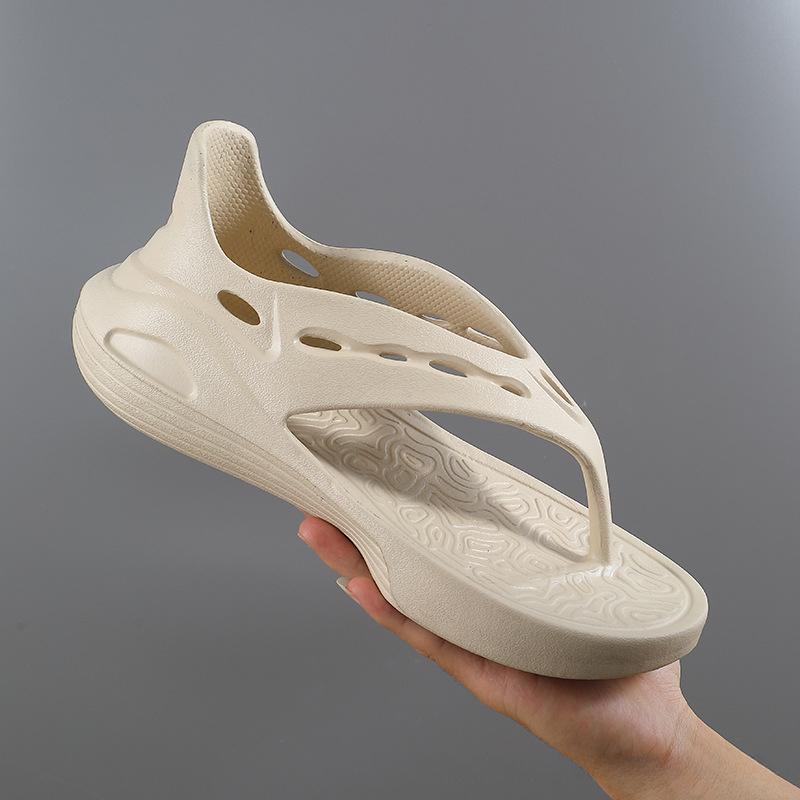 Men Wear Anti Slip EVA Slippers Fashionable and Versatile Beach Flip Flops In Summer. Women