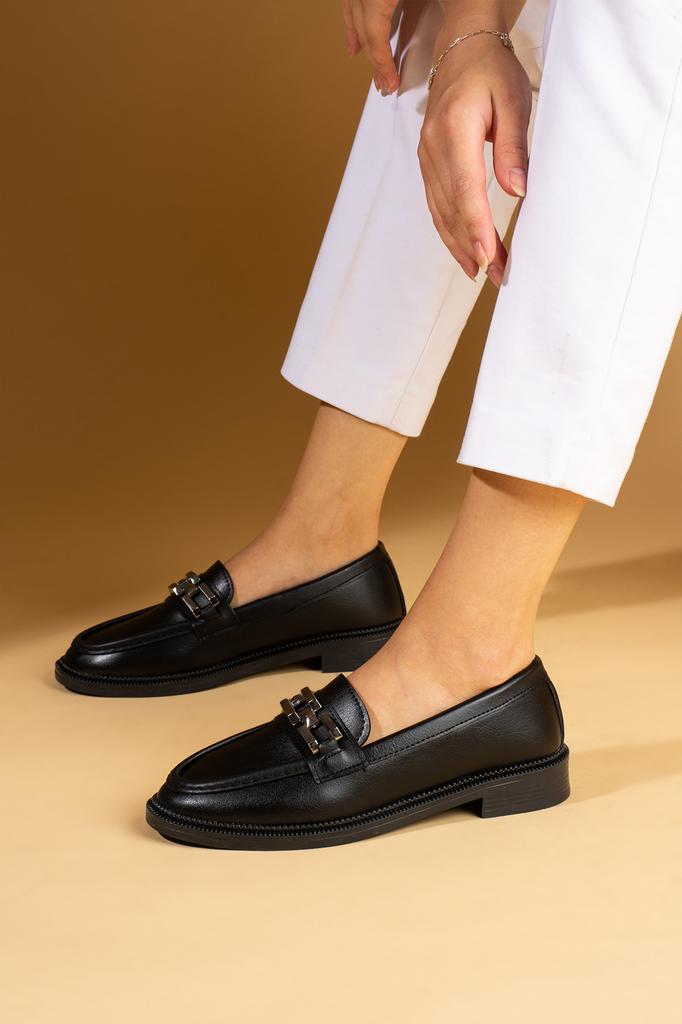 Женские лоферы на удобной подошве с цепочкой 001-5000-24