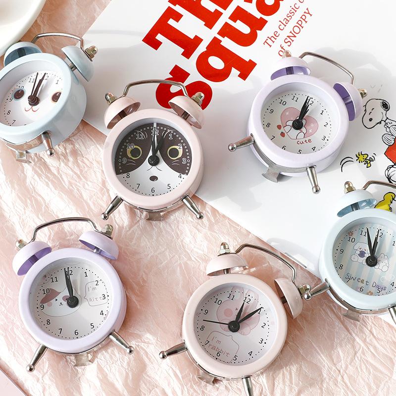 Бесшумный маленький будильник мальчик мультяшный ребенок студентка мини милый спальня прикроватный креативный громкий звук настольные часы