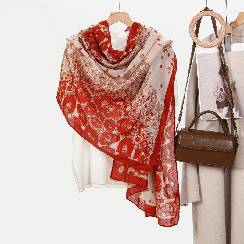 New Cotton and Linen Feel Simple Color Matching Letter O Scarf Fashion Travel Sunscreen Yarn