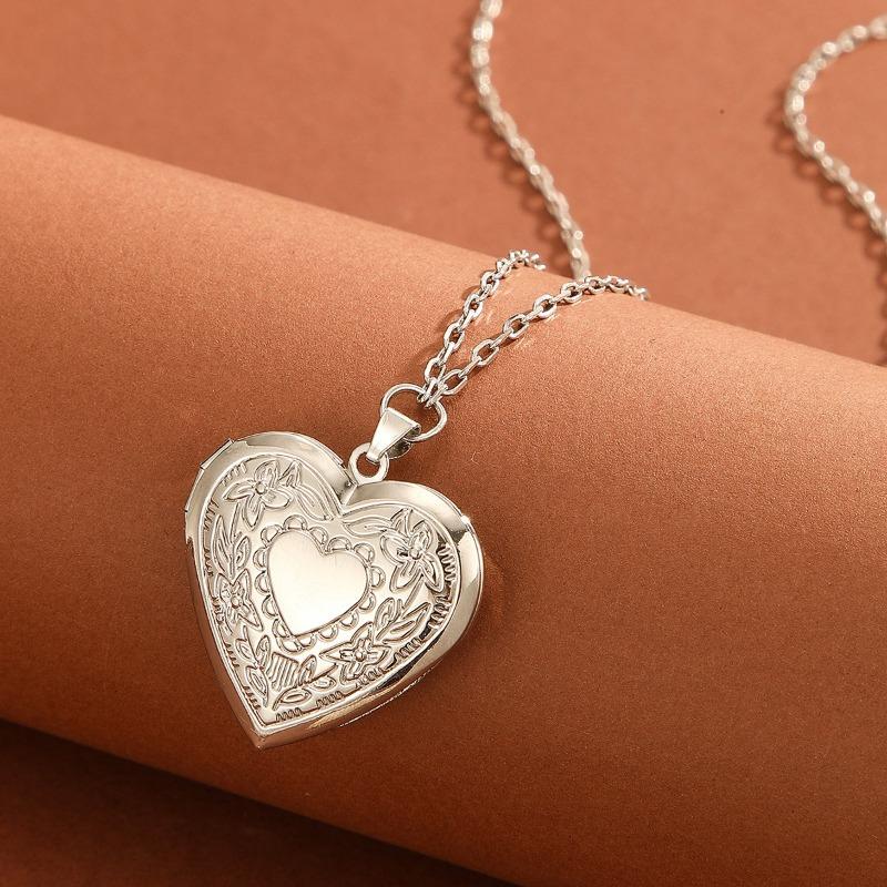 Couple Love Pendant Mother's Day Necklace Exquisite Can Be Opened Photo Frame Peach Heart Collarbone Chain Women