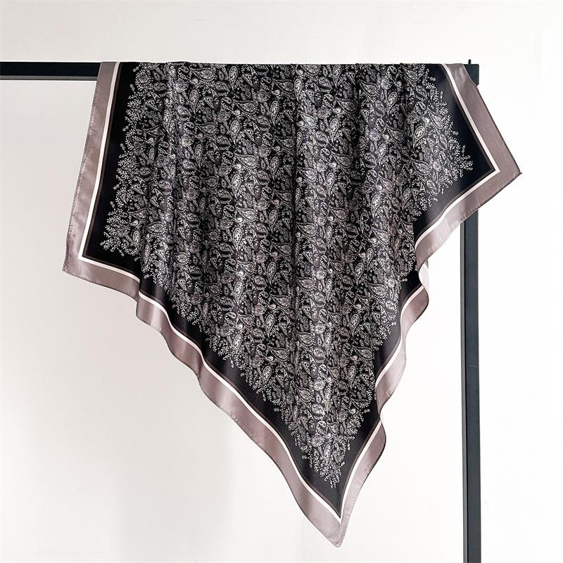 90 * 90cm New Silk Scarf Women'S Spring And Summer Decorative Scarf Sunscreen Travel Shawl Autumn And Winter Scarf Thin Edition
