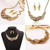 Fashion Rhinestone Decoration Feather Design Women Gold Necklace And Earring Set For Casual And Travel Scenes