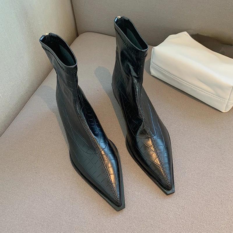 Модные женские зимние ботинки челси на низком каблуке модные туфли на щиколотке новый тренд 2024 года мотоциклетные ботинки с острым носком повседневная женская обувь готического бренда