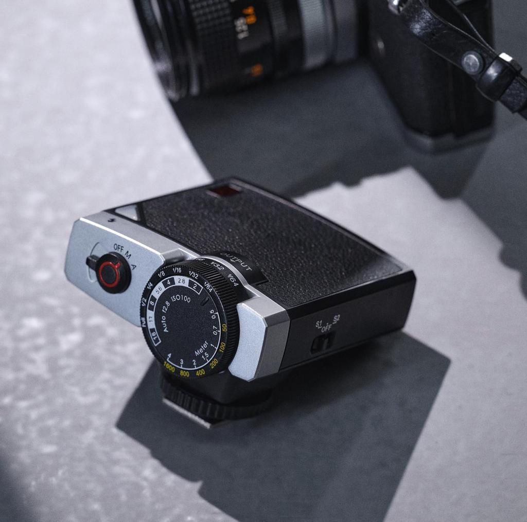 Godox Lux Junior Retro Strobe Flash Speedlight GN12 Цветовая температура 6000K Фокусное расстояние 28 мм Совместимость с Canon Nikon Sony Olympus Fujifilm