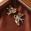 Броши Изумрудная Летающая Ласточка Для Женщин Мужчин Ретро Цвет Металл Птица Лацкан Застежка Значки Простые Животные Ювелирные Аксессуары