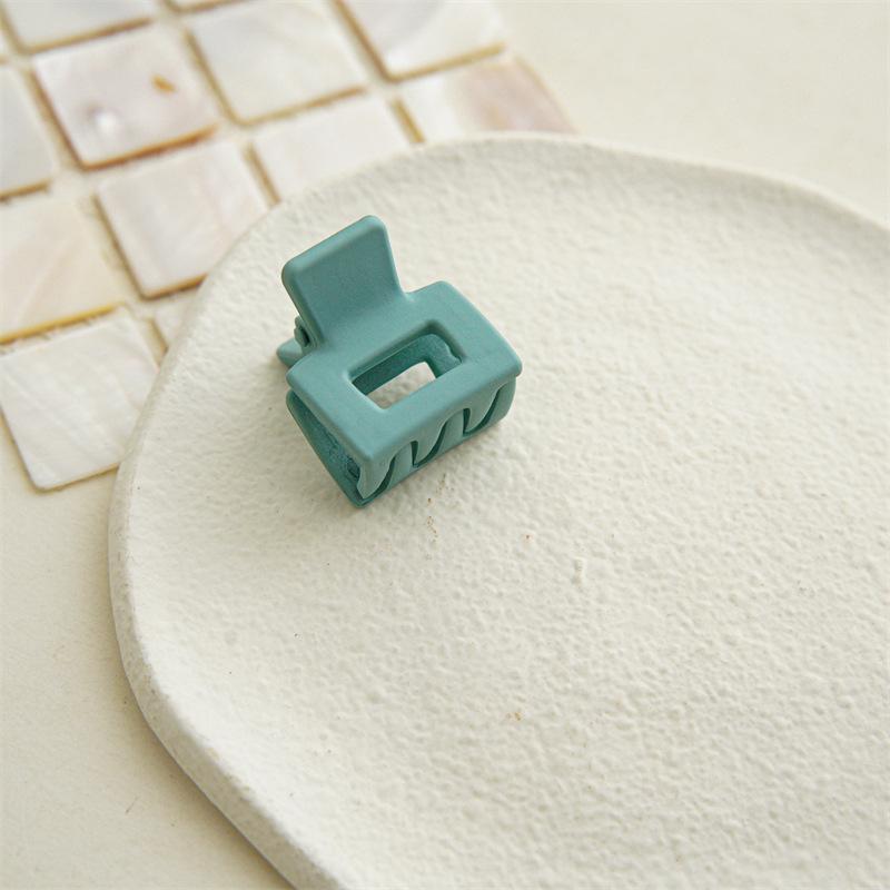 Маленькие квадратные когти для волос, матовая заколка для волос, простые заколки с геометрической формой, зажим для хвоста, аксессуары для волос в виде крабов для женщин