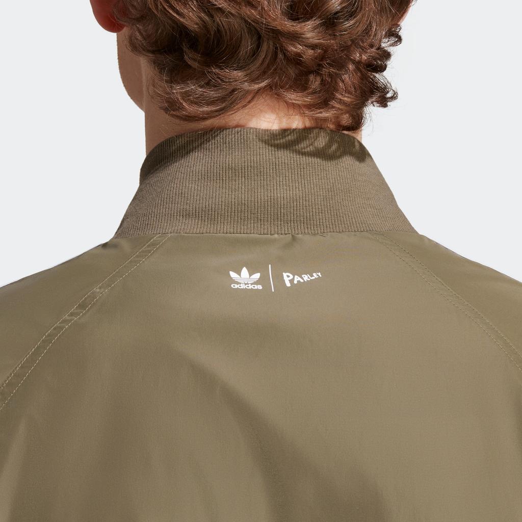 adidas Спортивный топ Originals Adicolor Parley с вышивкой логотипа по бокам, мужские топы оливково-зеленого цвета HS2089