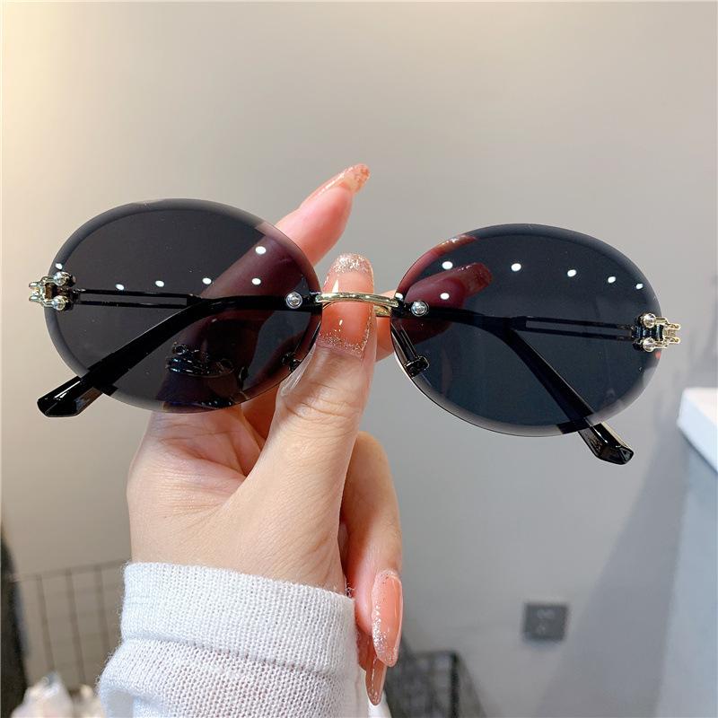 New Retro Oval Sunglasses For Women Personalized Small Round Frame Eyewear Gradient Color Frameless Diamond Cut Edge Eyeglasses
