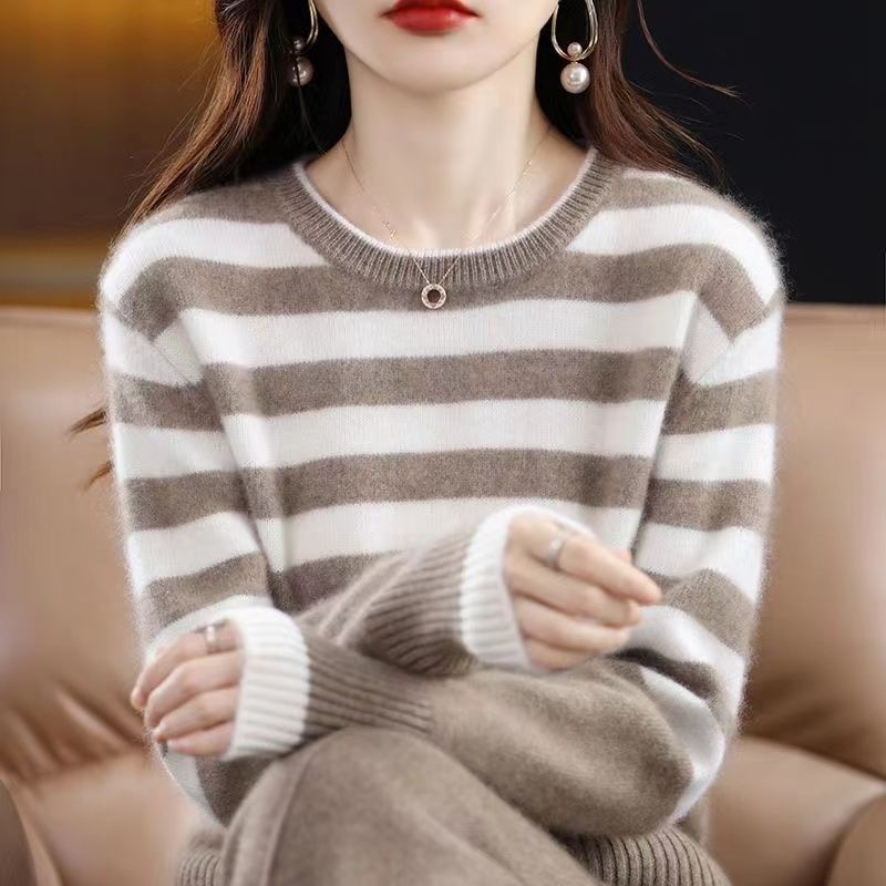 Autumn and Winter Women's Knitted Sweater Color Matching Stripes Slimming Loose and Lazy Style Western-style Base Sweater