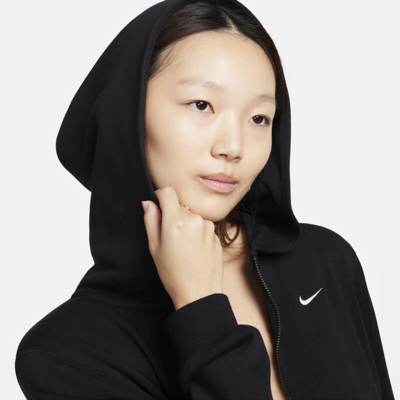 Nike Женская куртка с капюшоном