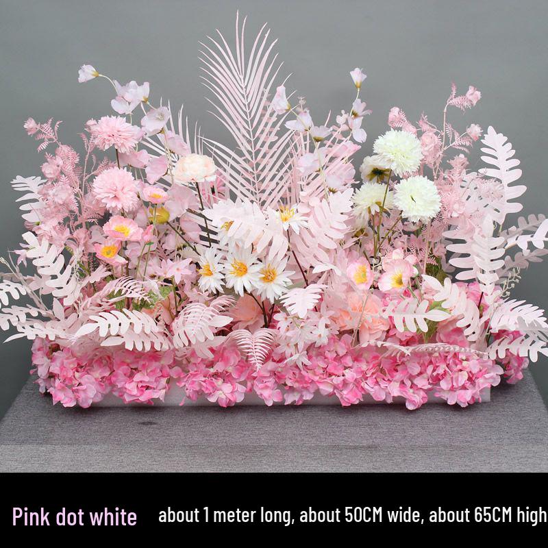 Свадебная композиция из эвкалиптового шелка: Декор прохода и сцены в горшках