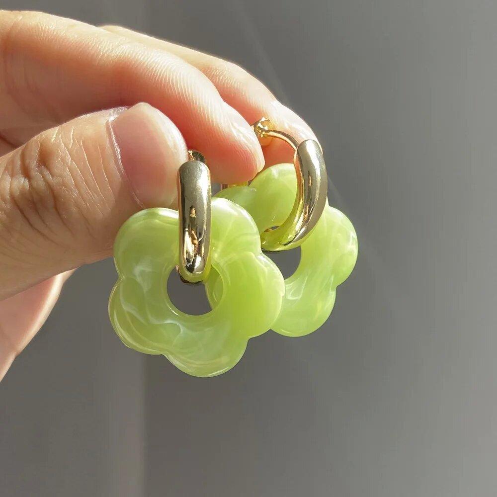 Cute Resin Colorful Flower Charms Earring Gold Color Circle Ear Buckle Hoop Earrings Jewelry for Women