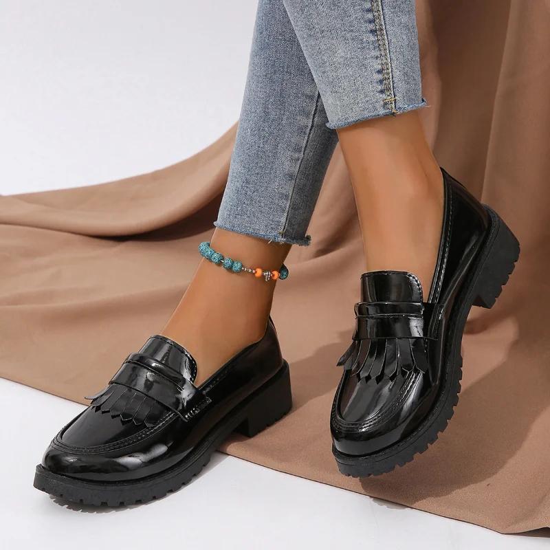 Новые стильные женские туфли, женские туфли без застежек, однотонные, с неглубоким носком, резиновые женские туфли с круглым носком и квадратным каблуком, повседневная обувь