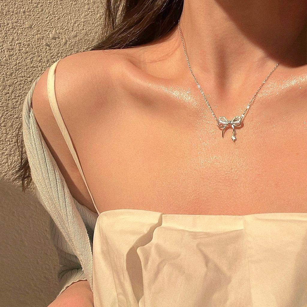 Luxury Rhinestone Clavicle Chain Choker Elegant Moon Butterfly Necklace Pendant For Women Girls Party Wedding Jewelry Accessories