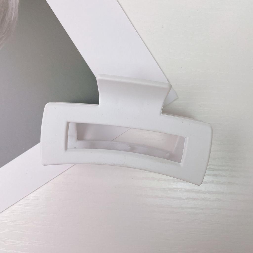 New Large Hair Clip Ladies Hair Barrette Buckle for Hair Accessories Plastic Claws Crab Hairpins for a Woman Clamps