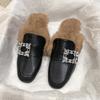 Модные зимние тапочки Aphixta с квадратной хрустальной пряжкой, из натурального меха, женские мюли, пушистая обувь, квадратный носок, средний каблук 4,5 см, современные шлепанцы черного цвета