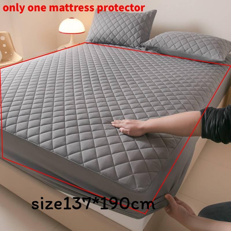 Polyester Bed Cover With Solid Color Design For Bed Protects Mattress And Prevents Dust