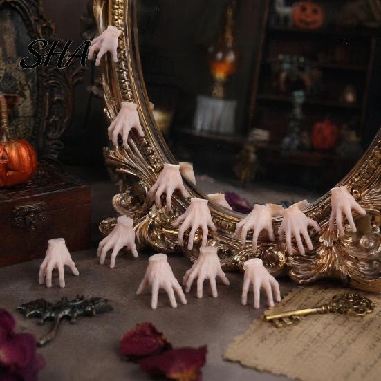 Dark Horror Micro Landscapes Halloween Mini Crawling Hand Ornaments, Realistic Palm Decor Props, Spooky Ornaments Table Decorations for Haunted House