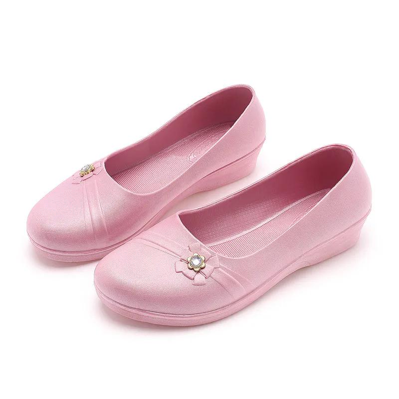 WTEMPO Женская кухонная водонепроницаемая нескользящая рабочая обувь на все времена года из ПВХ с мелким носком, повседневная обувь на плоской подошве с мягкой толстой подошвой